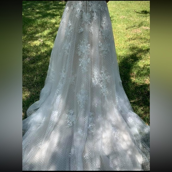 New wedding dress - Picture 7 of 7